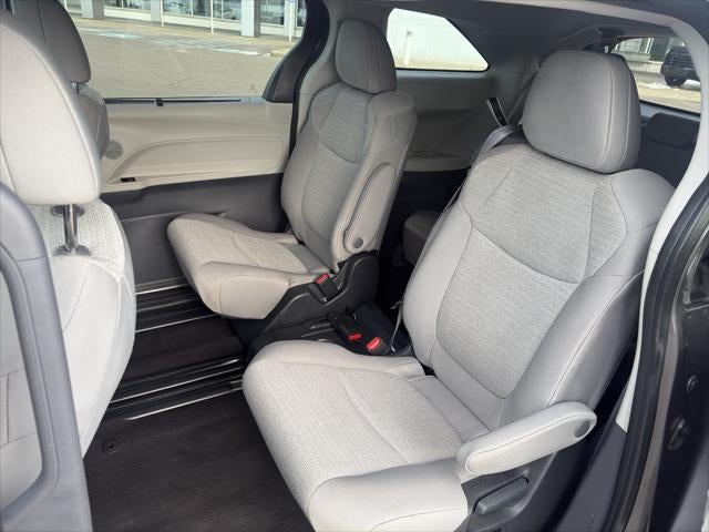 2024 Toyota Sienna LE