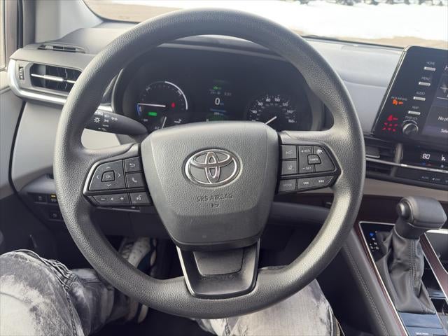 2024 Toyota Sienna LE