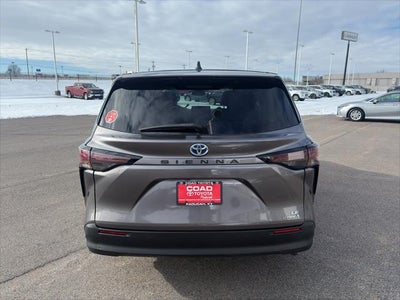 2024 Toyota Sienna LE