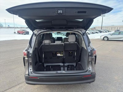 2024 Toyota Sienna LE