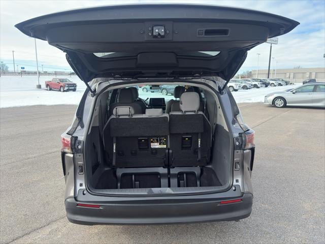 2024 Toyota Sienna LE
