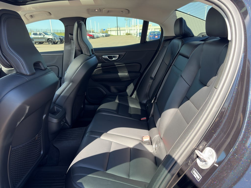 2024 Volvo S60 Core Dark Theme