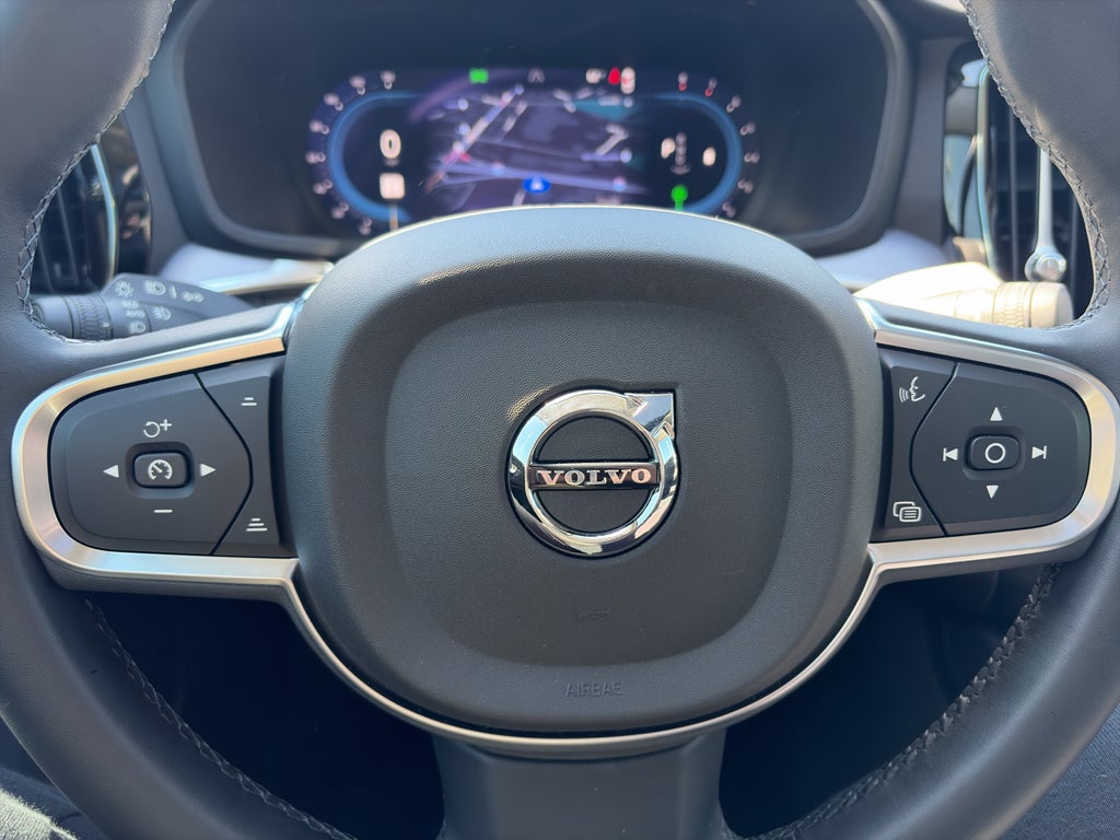 2024 Volvo S60 Core Dark Theme