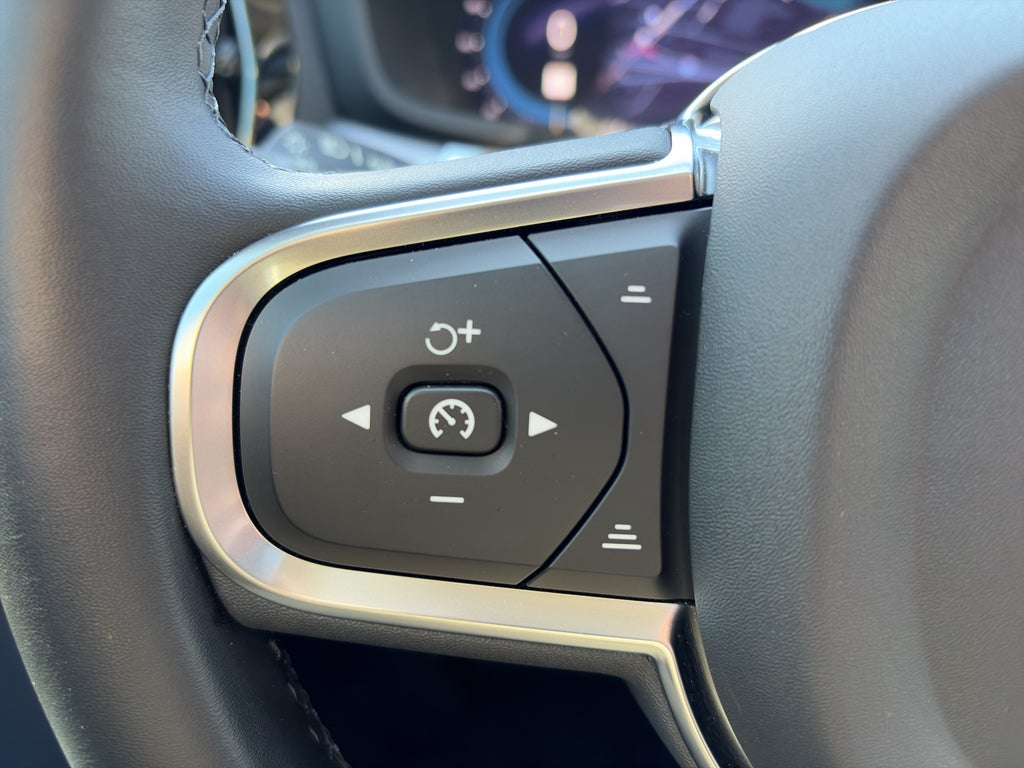 2024 Volvo S60 Core Dark Theme