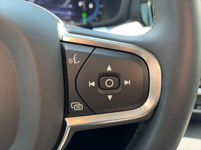 2024 Volvo S60 Core Dark Theme