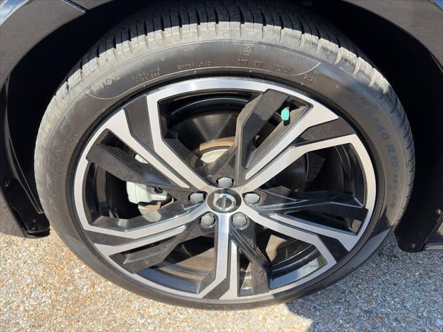 2024 Volvo S60 Core Dark Theme