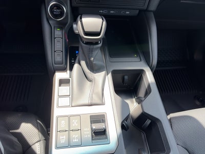 2026 Toyota Land Cruiser 4WD (Natl)