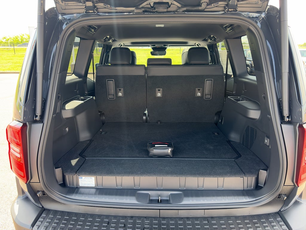 2026 Toyota Land Cruiser 4WD (Natl)